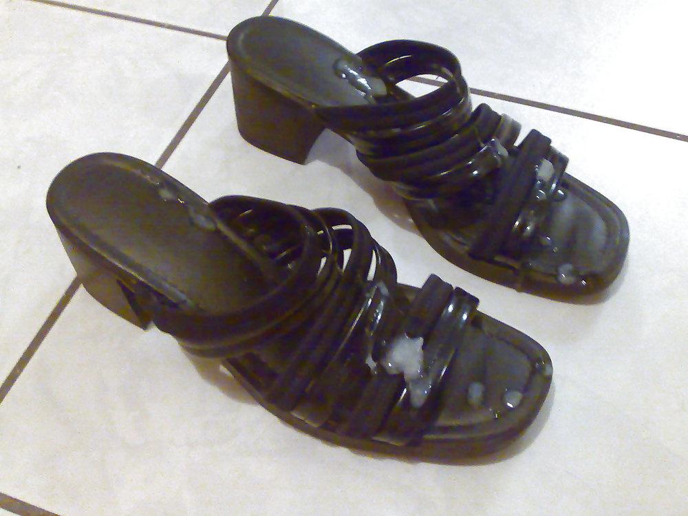 21P Cum on shoes of neighborhood nachbarschafts schuhe bespritzt