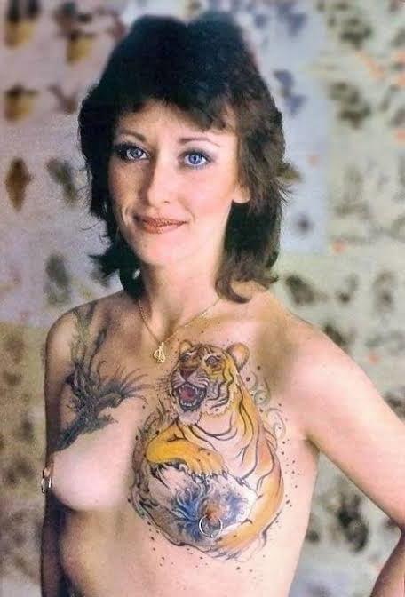 18P On the Web 15. Tatooed Girls