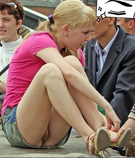 13P Girls no panties outdoor
