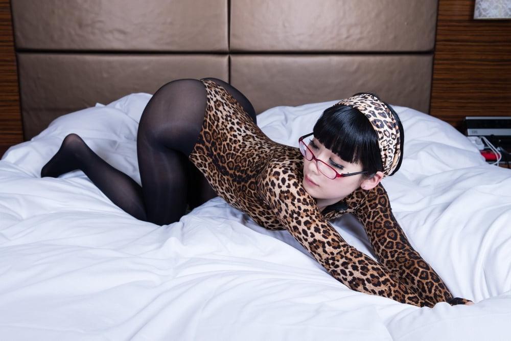 20P Japanese temptation in pantyhose #11