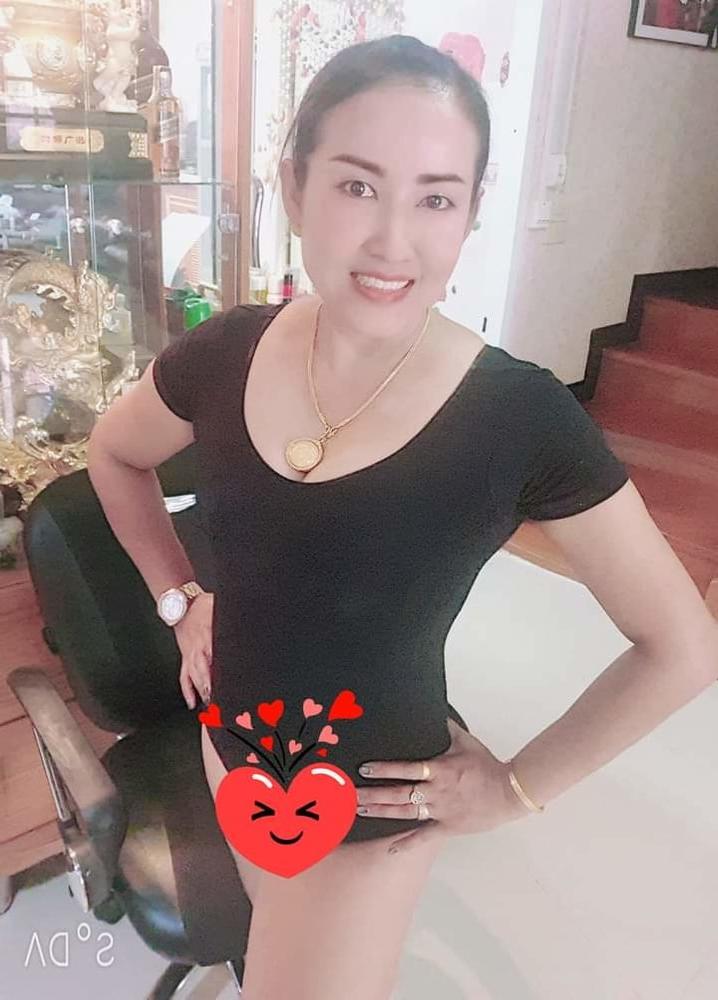 25P Thai girl big tits prostitute