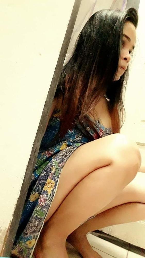 25P Thai girl big tits prostitute