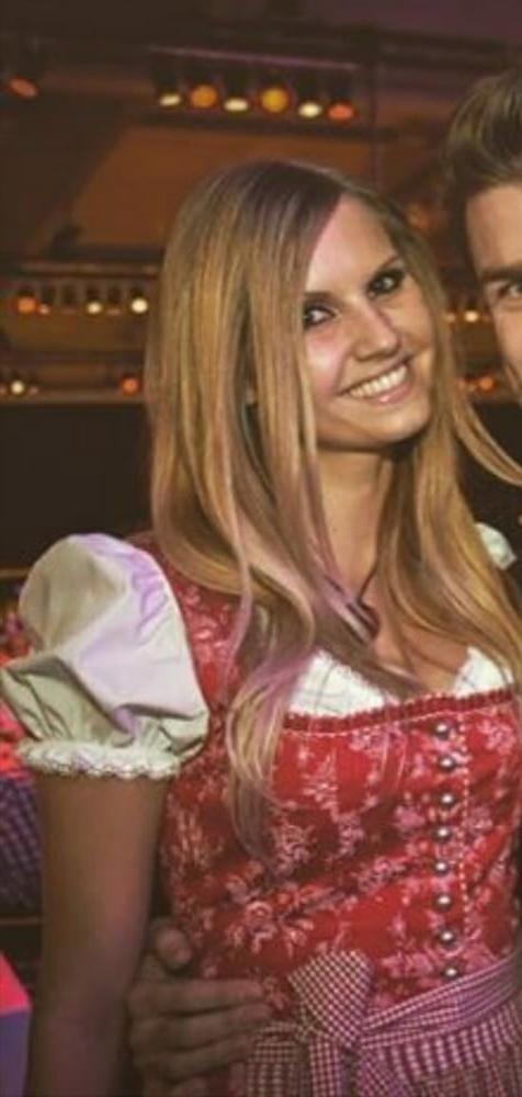 15P Sexy Dirndl Girls 391