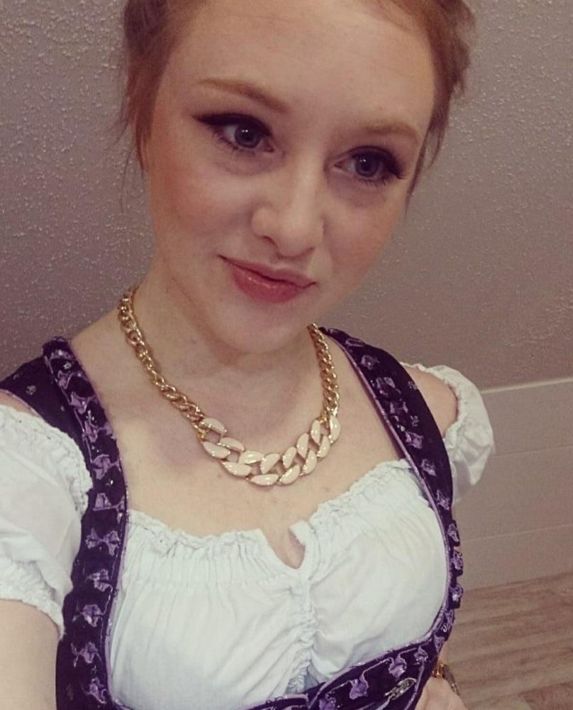 15P Sexy Dirndl Girls 391