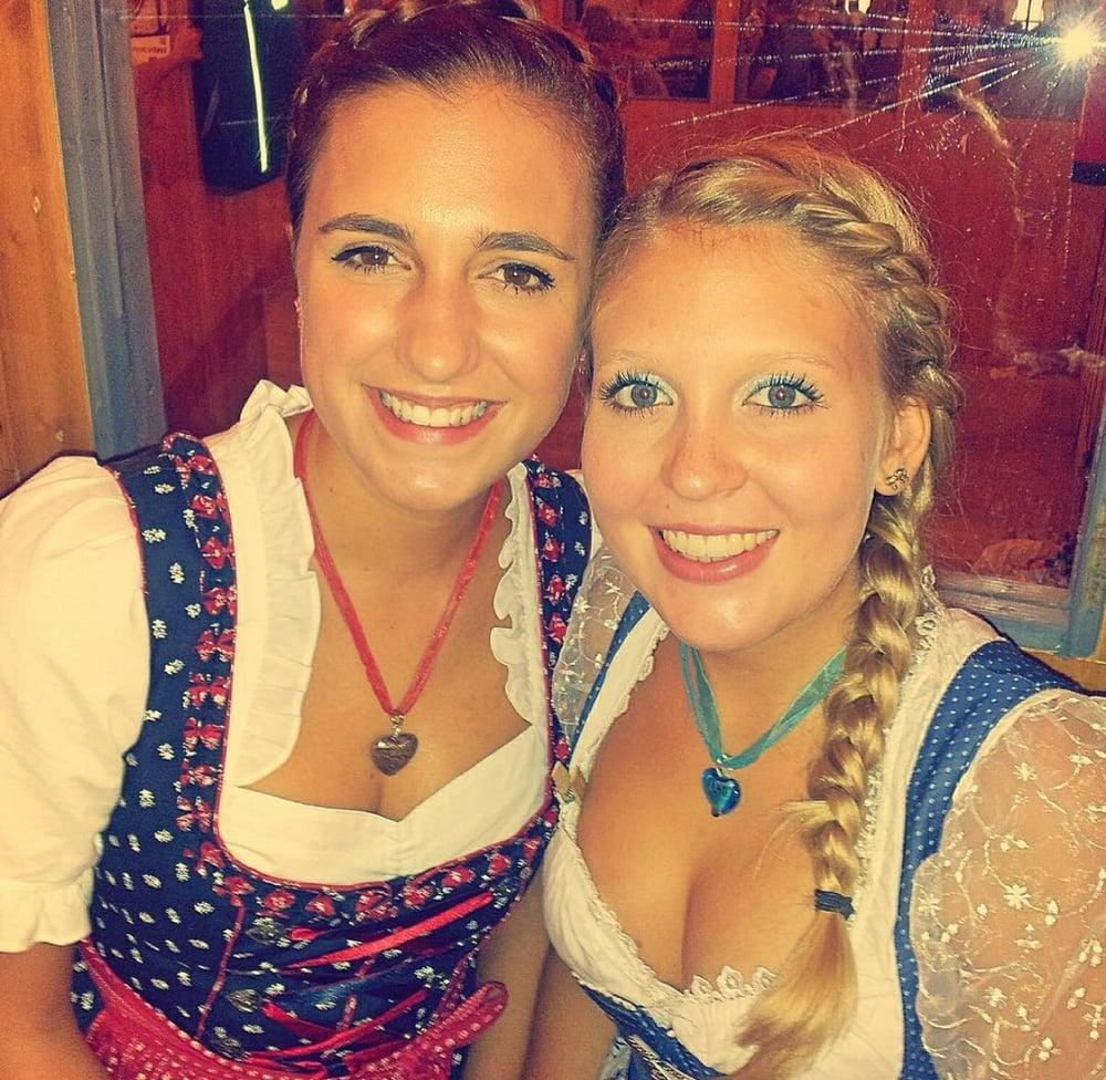15P Sexy Dirndl Girls 392