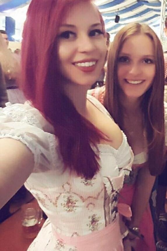 15P Sexy Dirndl Girls 392