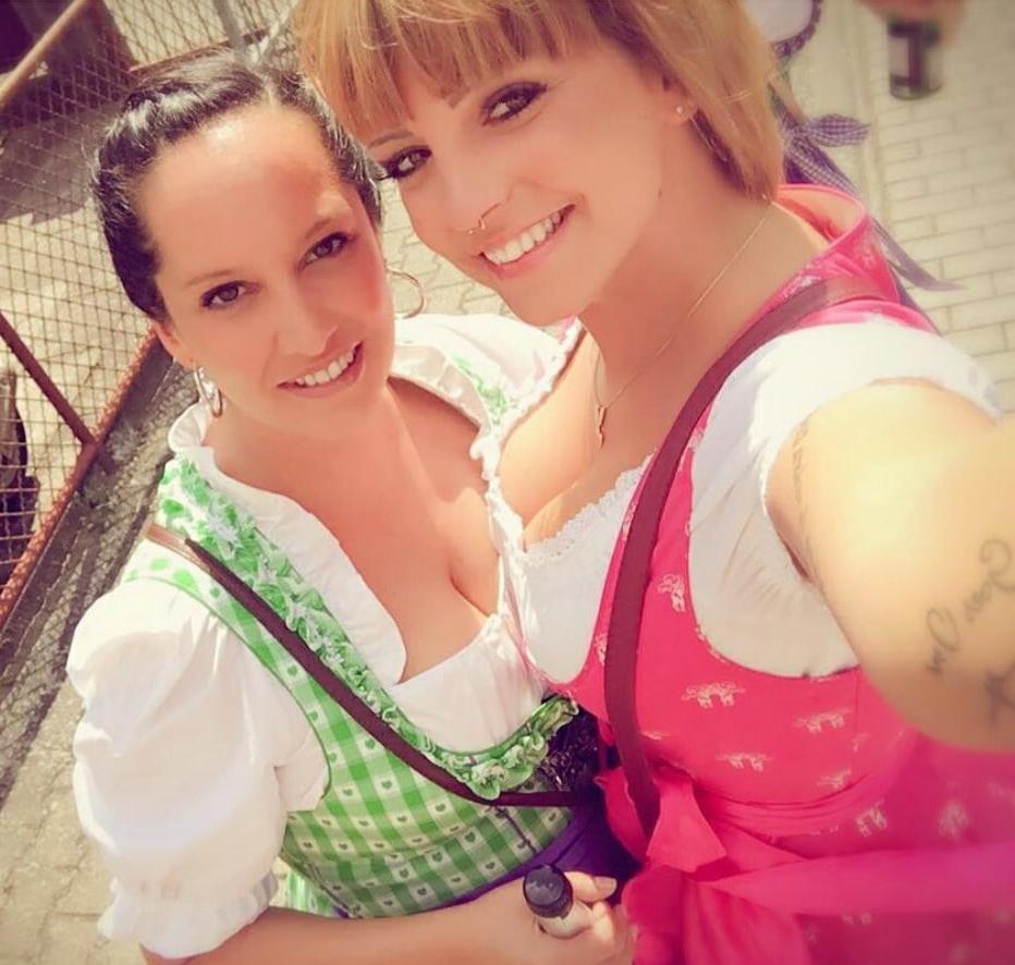 15P Sexy Dirndl Girls 388