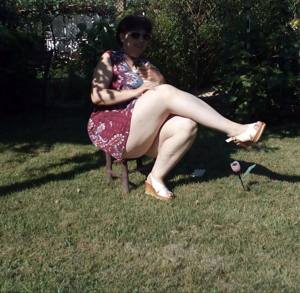 25P Emilia beautiful woman and her thick thighs