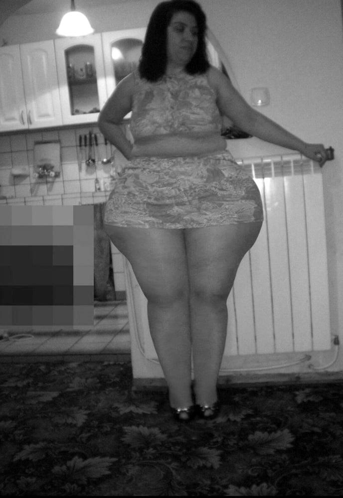 25P Emilia beautiful woman and her thick thighs