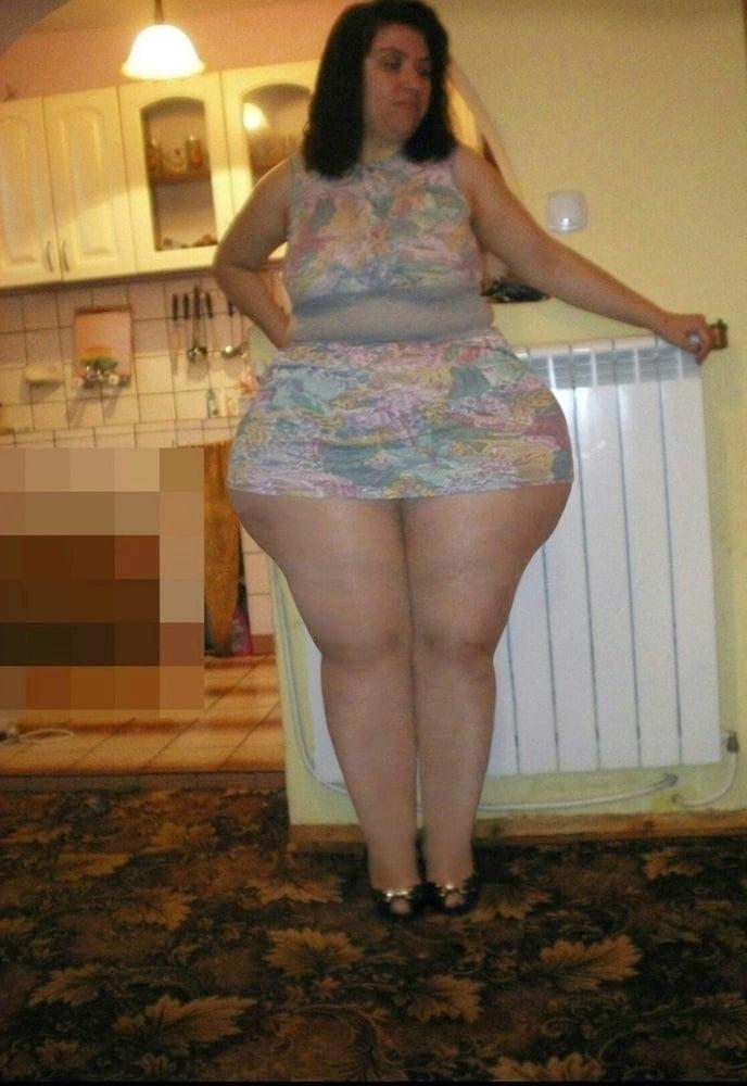 25P Emilia beautiful woman and her thick thighs