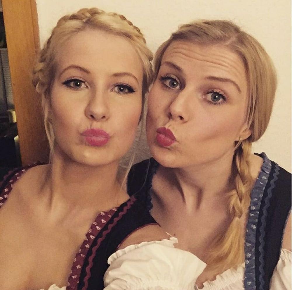 15P Sexy Dirndl Girls 387