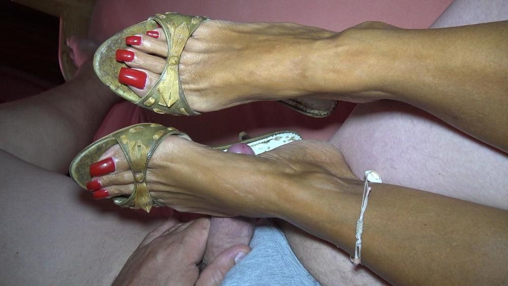25P she rubbs my cock with her mulesfeet