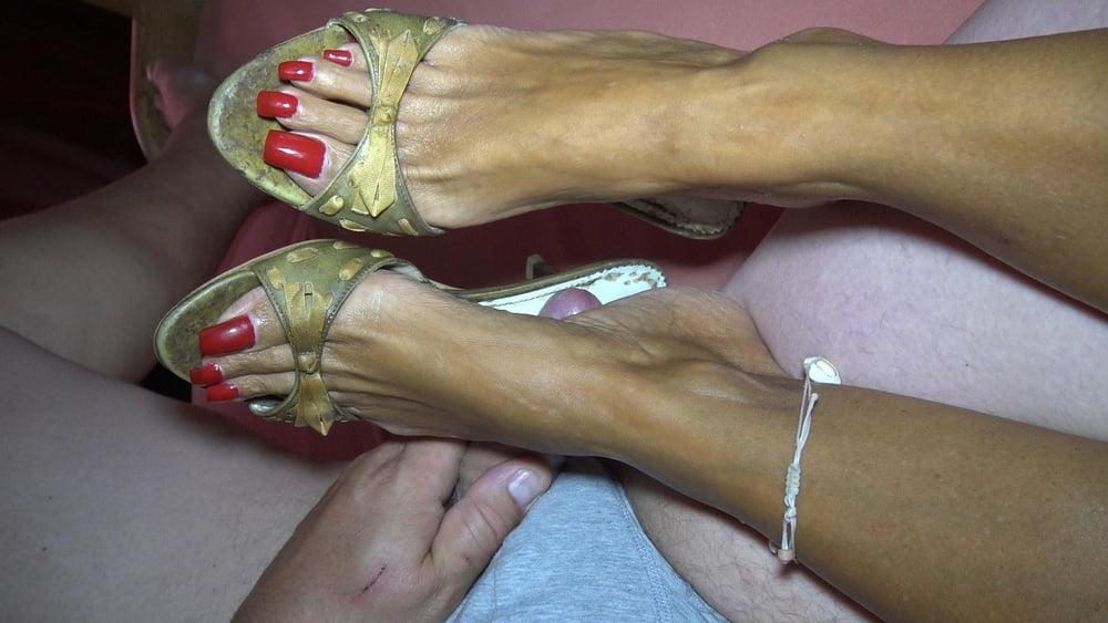 25P she rubbs my cock with her mulesfeet