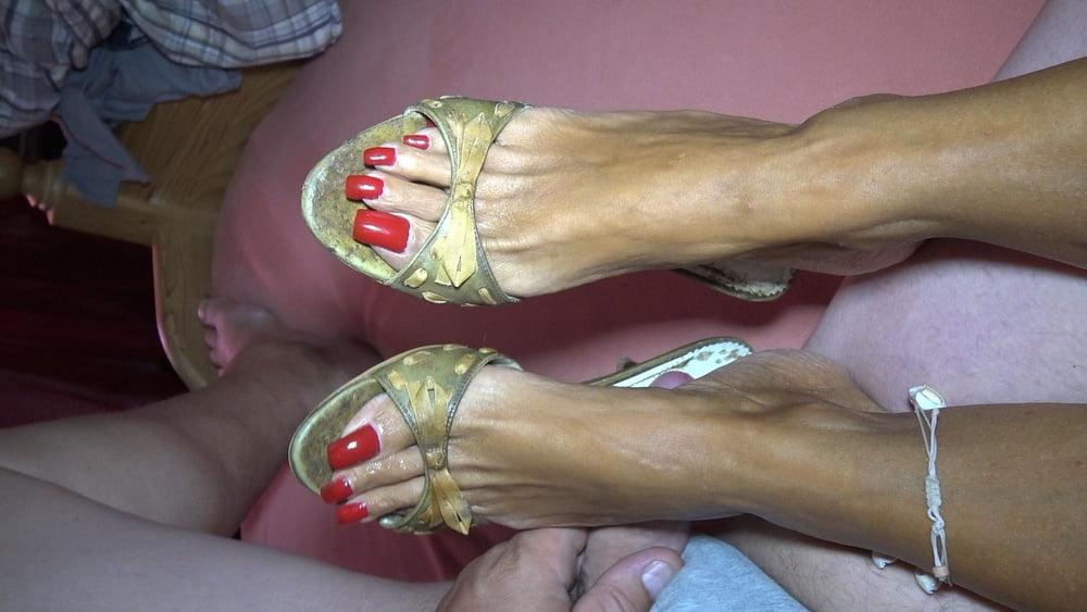 25P she rubbs my cock with her mulesfeet