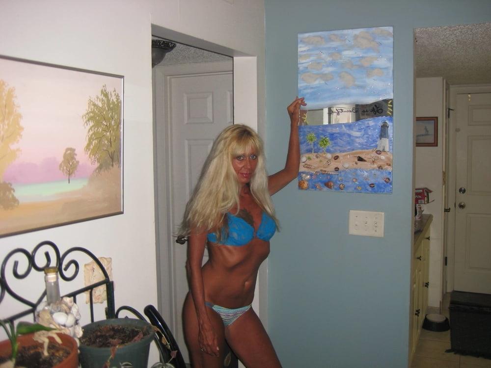25P sexy biker mom so dam hot