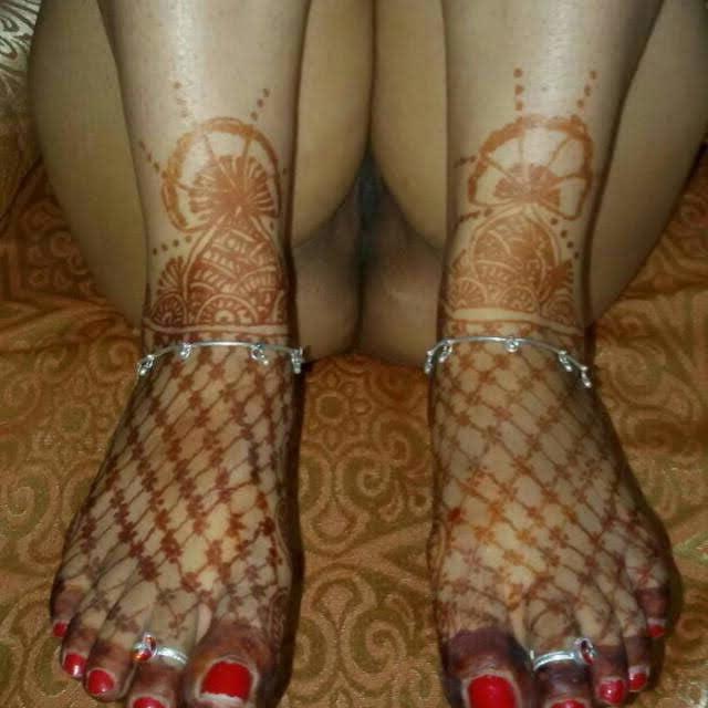 25P Newly married mehndi girls