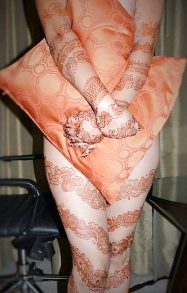 25P Newly married mehndi girls