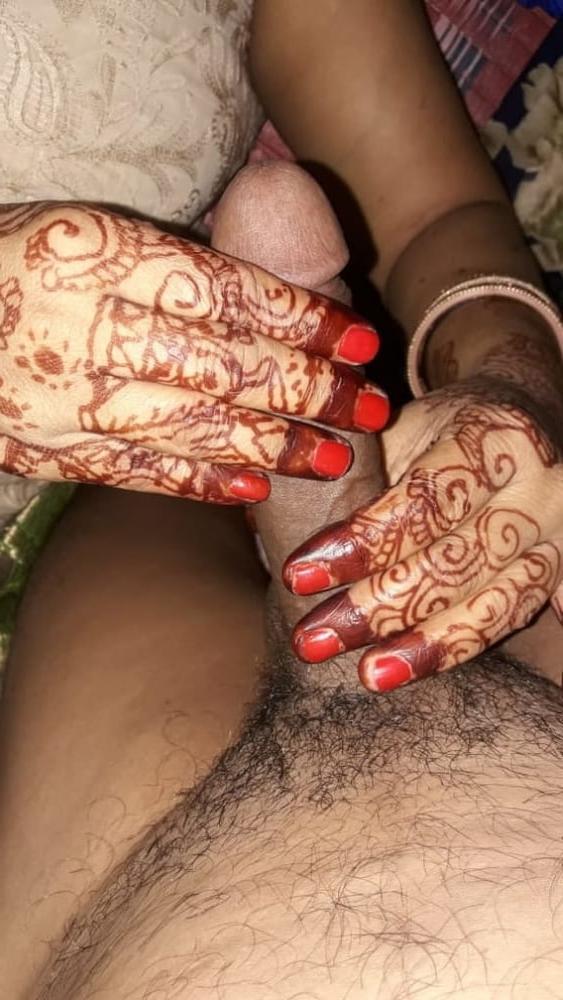 25P Newly married mehndi girls