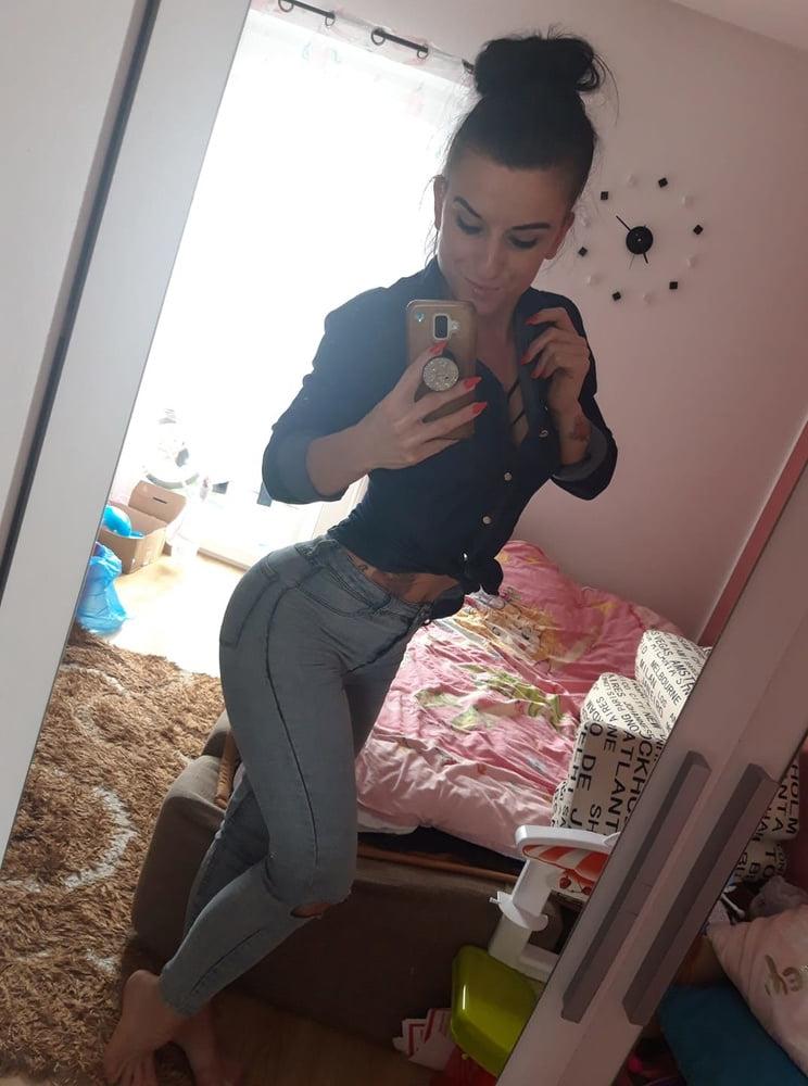25P domina farting you face