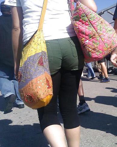 12P Candid baseball fans