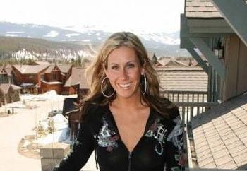 25P Sexy Petite Saggy Boob Baseball Mom Gets Naked Outdoors