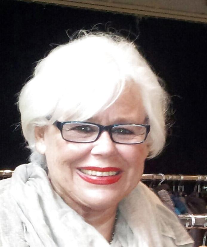 25P Pick a pretty granny face 2 unload on