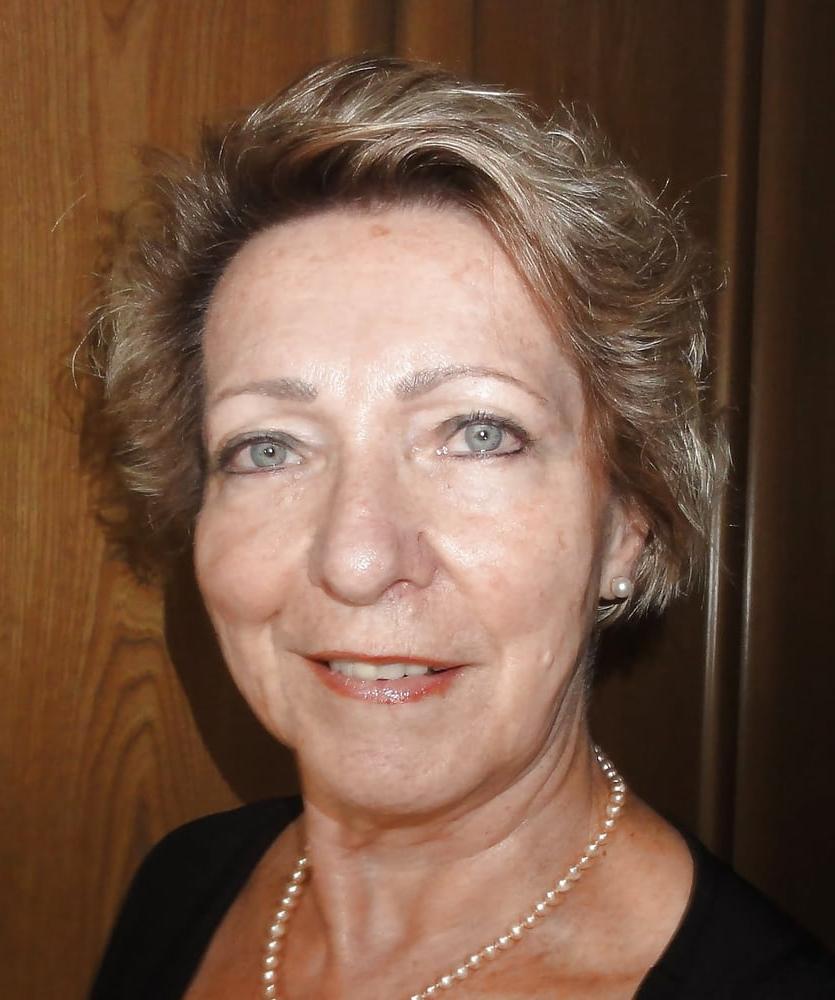 25P Pick a pretty granny face 2 unload on
