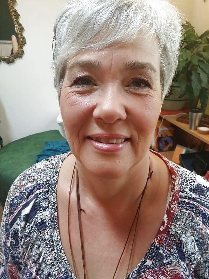 25P Pick a pretty granny face 2 unload on