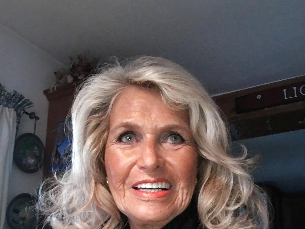 25P Pick a pretty granny face 2 unload on