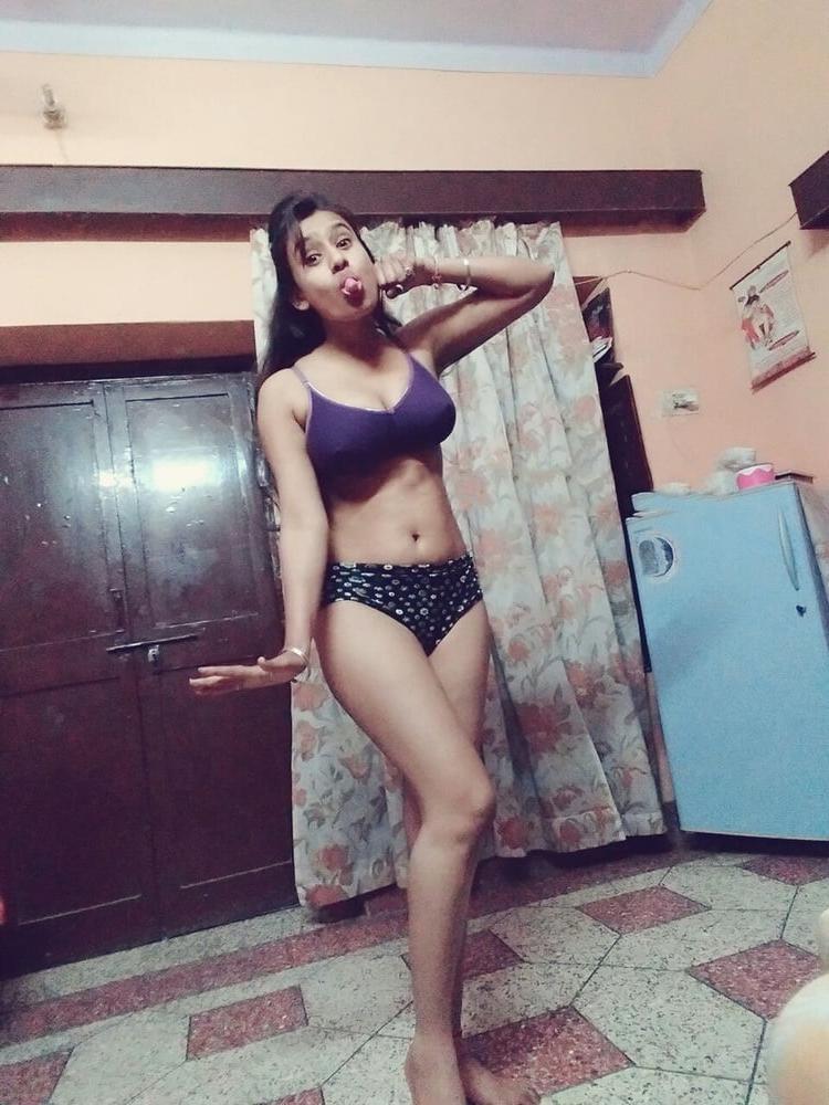 7P Indian college girls hot