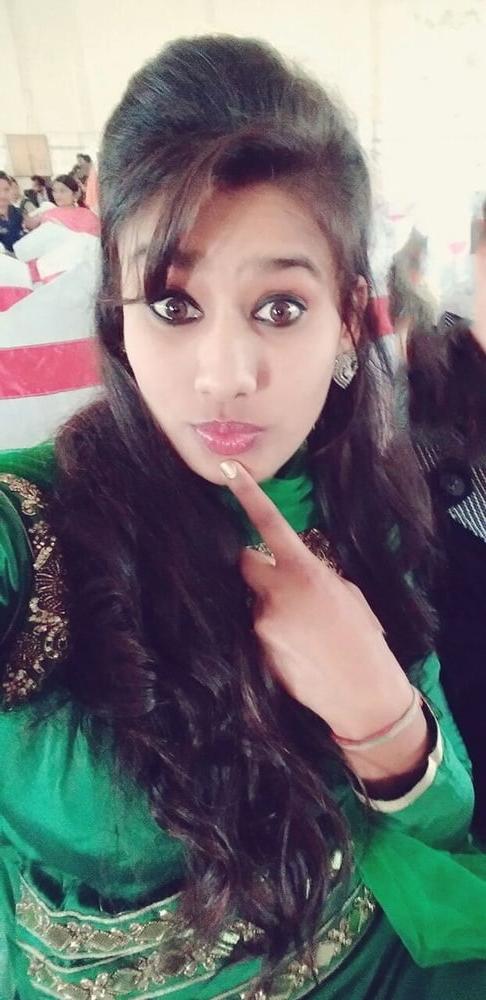 7P Indian college girls hot