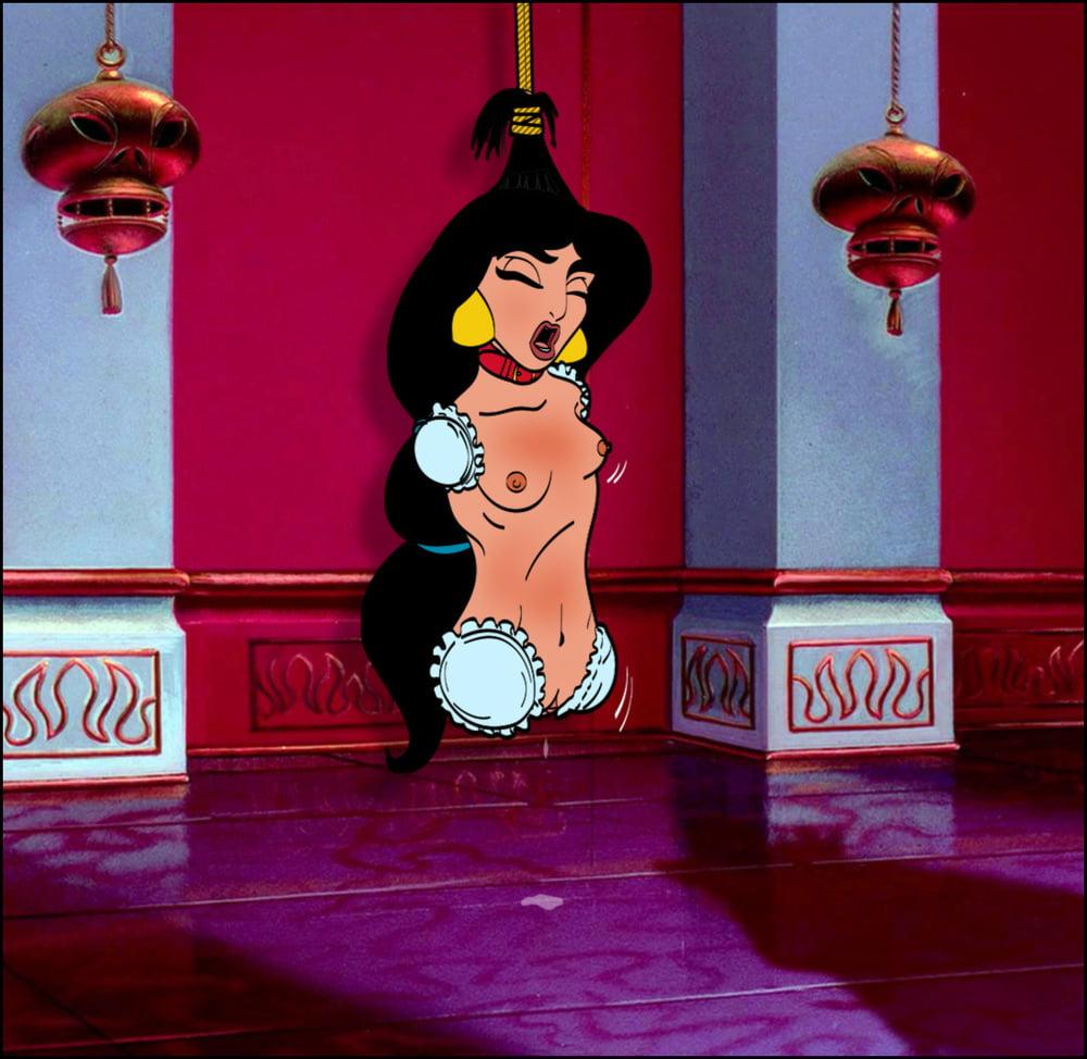 25P Slutty Princess Jasmine