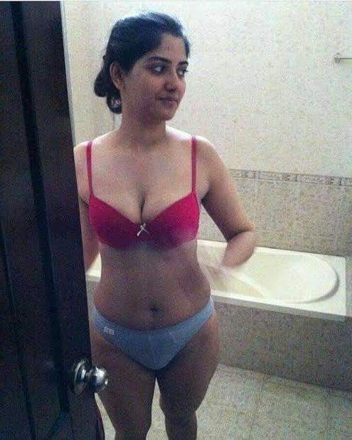 25P Desi NRI Aunty big hairy pussy doggy -3