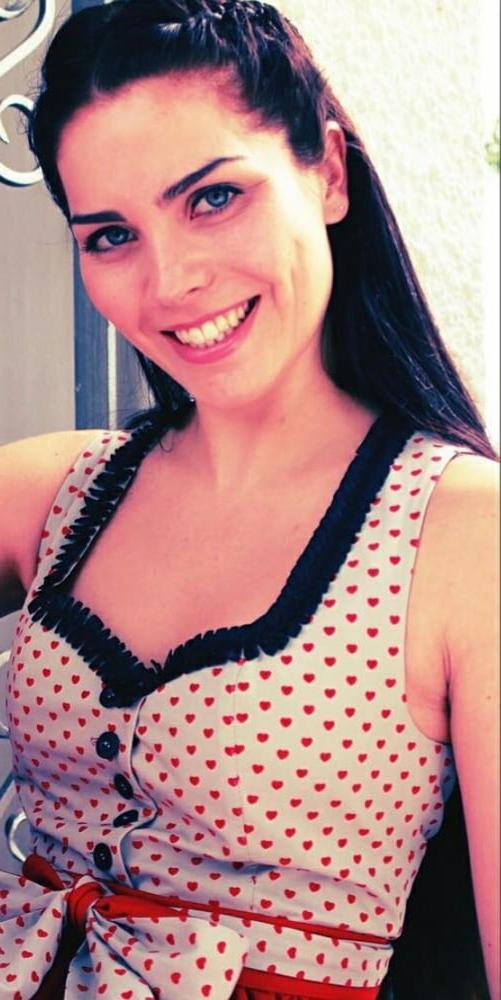 20P Sexy Dirndl Girls 386