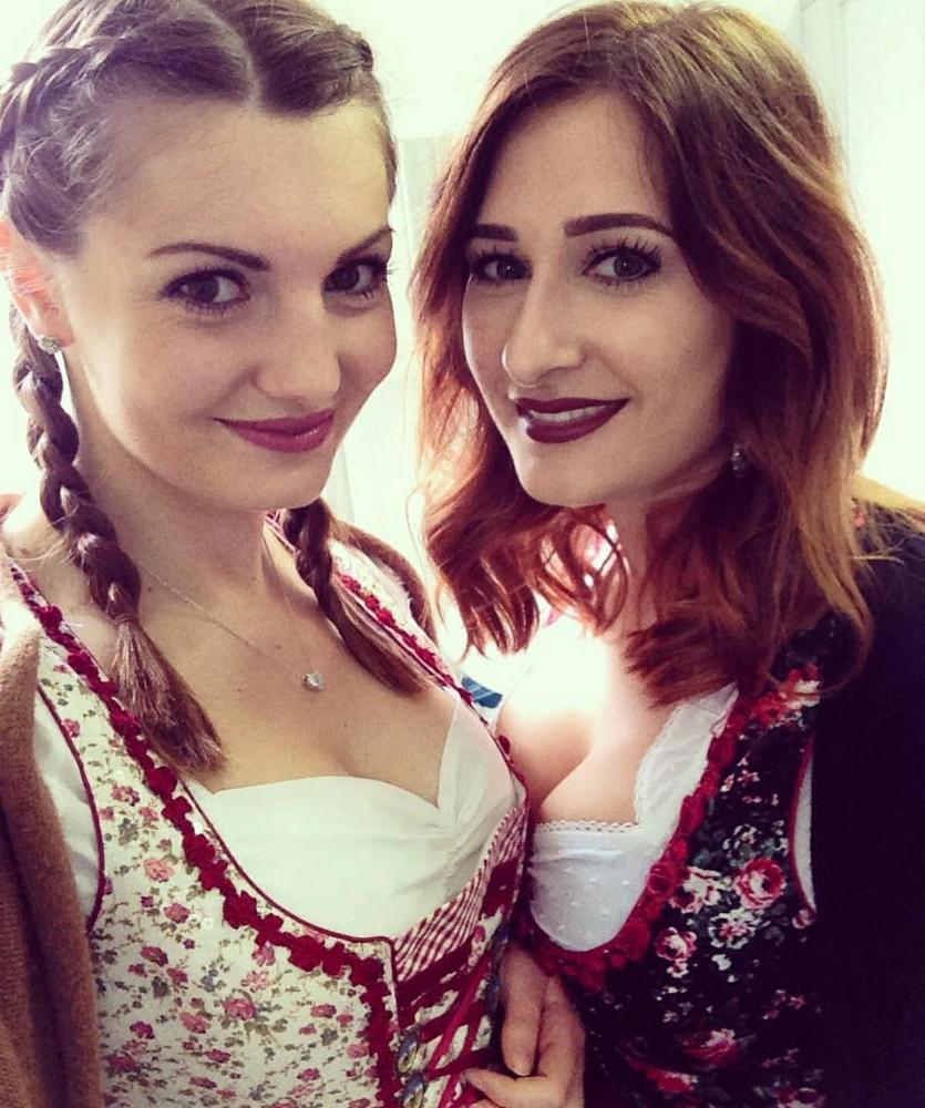 20P Sexy Dirndl Girls 386
