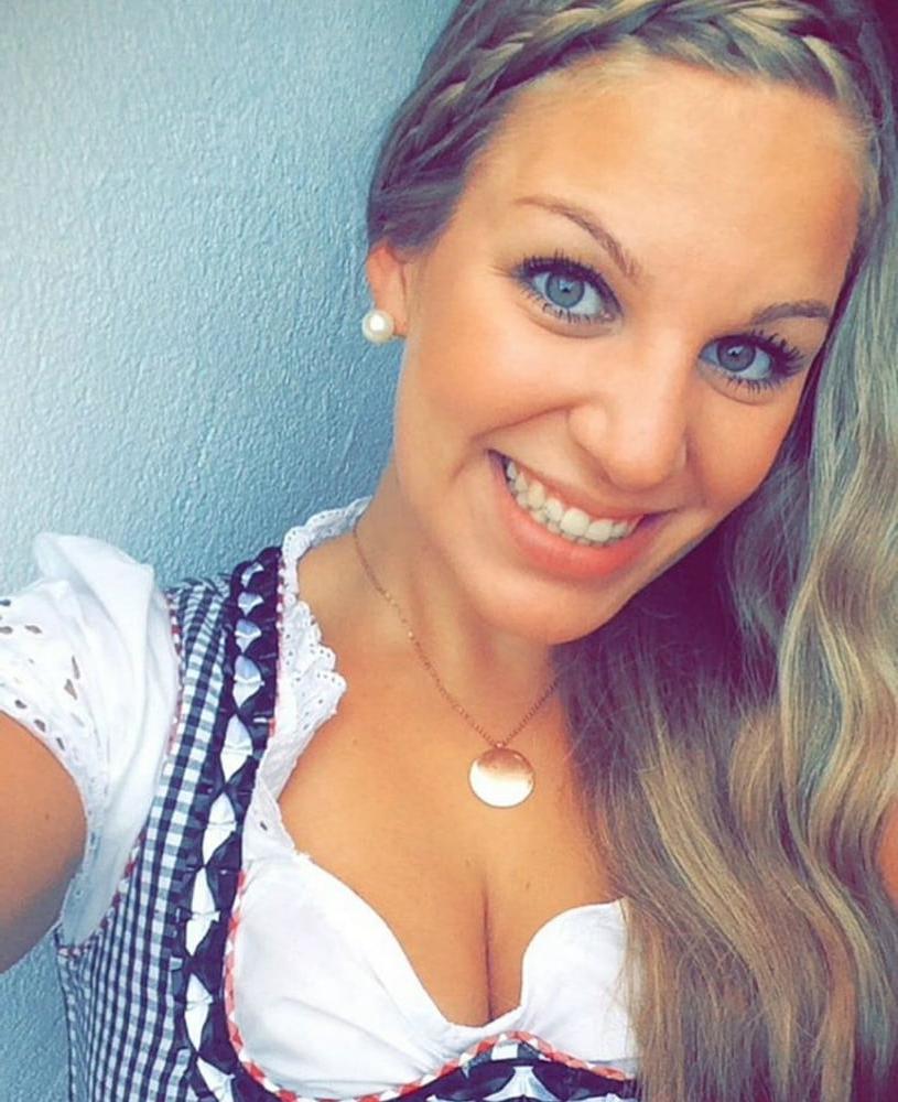 25P Sexy Dirndl Girls 385