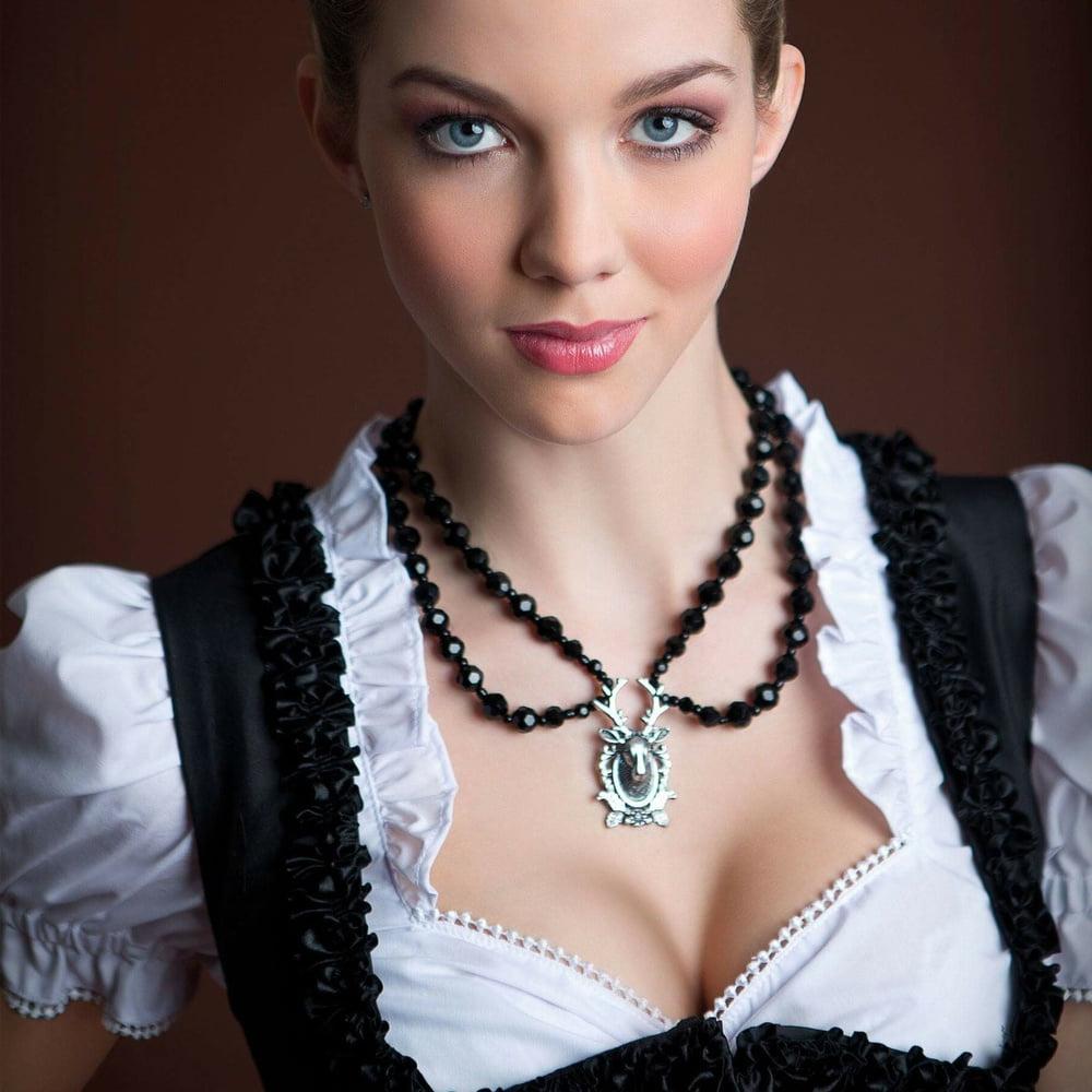 25P Sexy Dirndl Girls 385