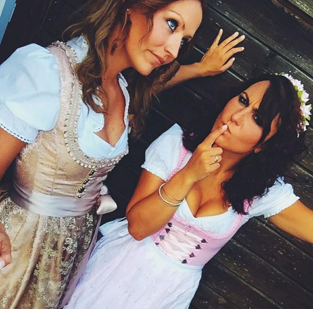 25P Sexy Dirndl Girls 385