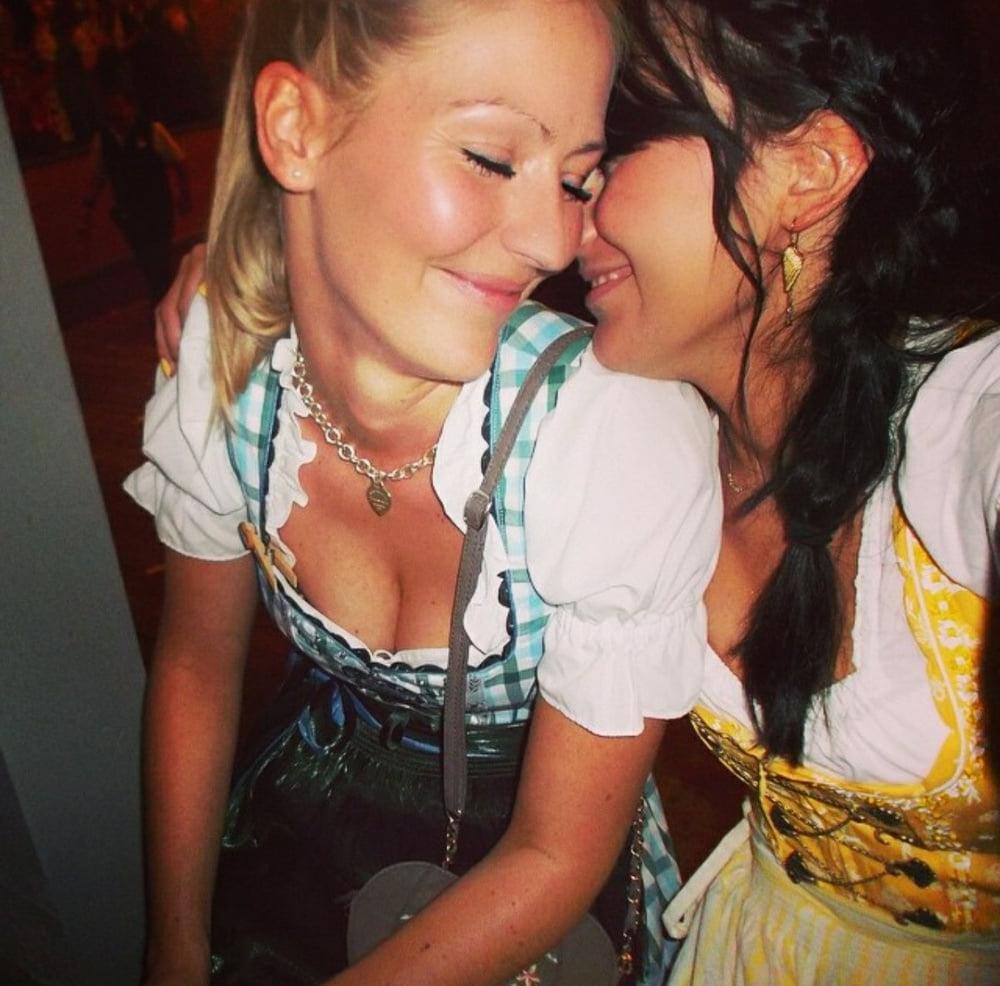 25P Sexy Dirndl Girls 385