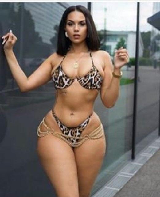 25P Thick Leg Latinas
