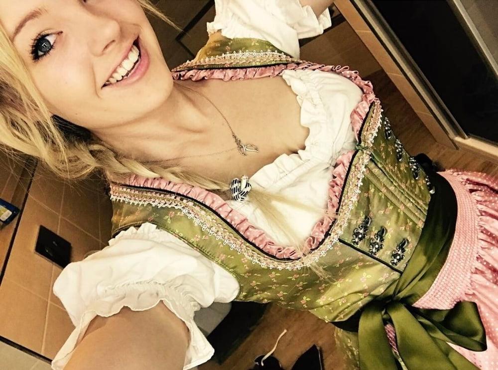 25P Sexy Dirndl Girls 383