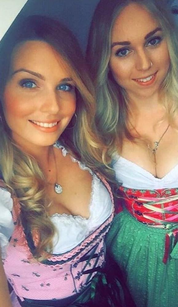 25P Sexy Dirndl Girls 383