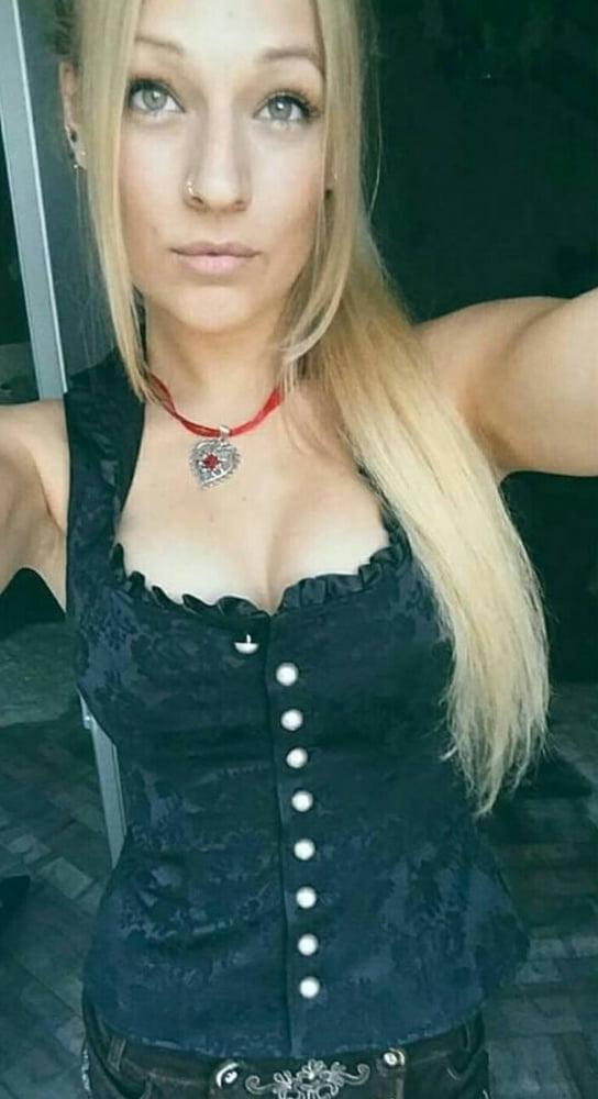 25P Sexy Dirndl Girls 383