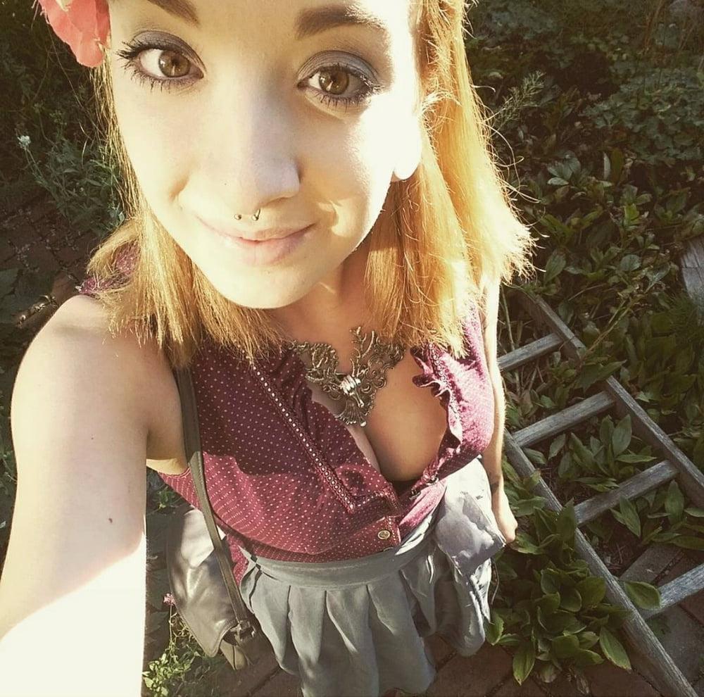 25P Sexy Dirndl Girls 383