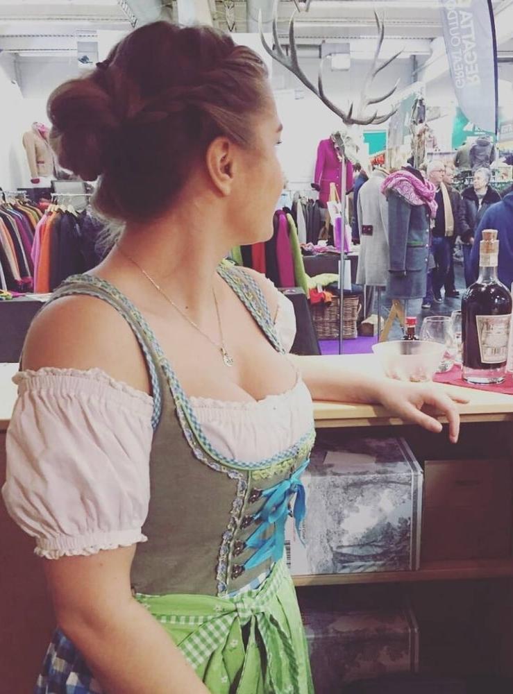 25P Sexy Dirndl Girls 383