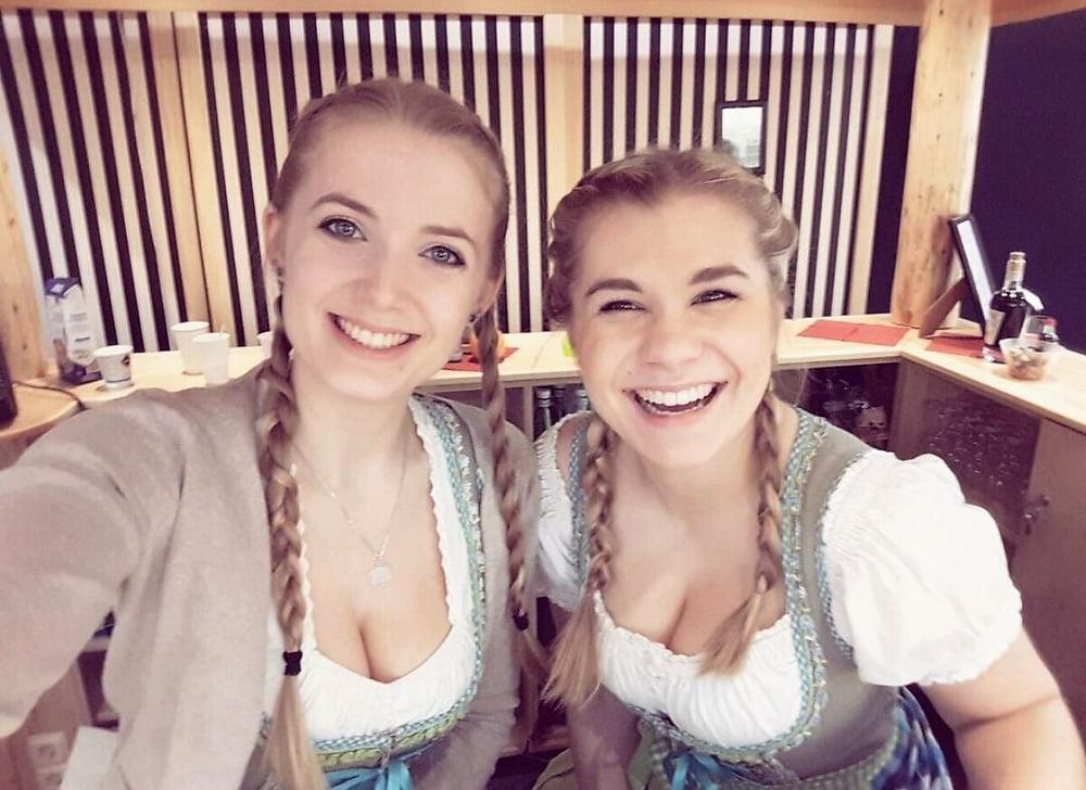 25P Sexy Dirndl Girls 383