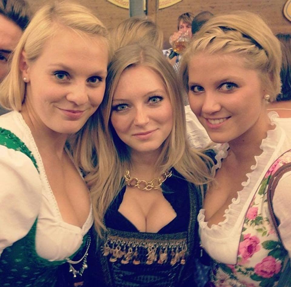 25P Sexy Dirndl Girls 384
