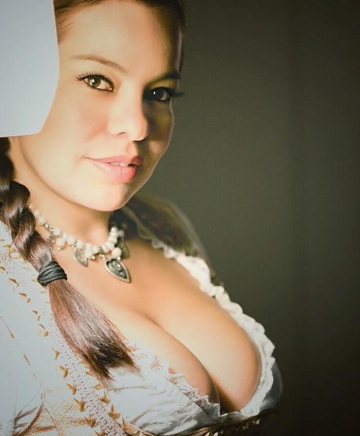 25P Sexy Dirndl Girls 384