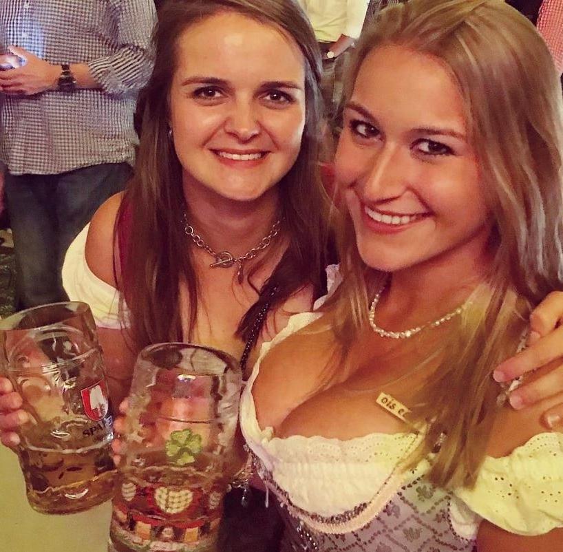 25P Sexy Dirndl Girls 384