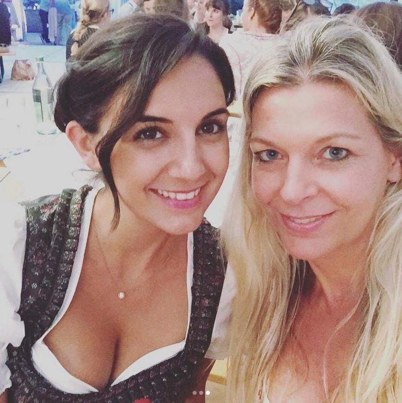 25P Sexy Dirndl Girls 384